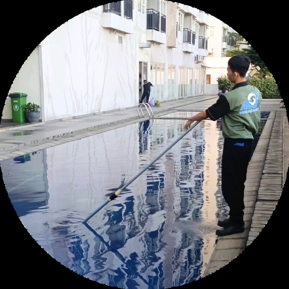 Pengendalian hama area taman