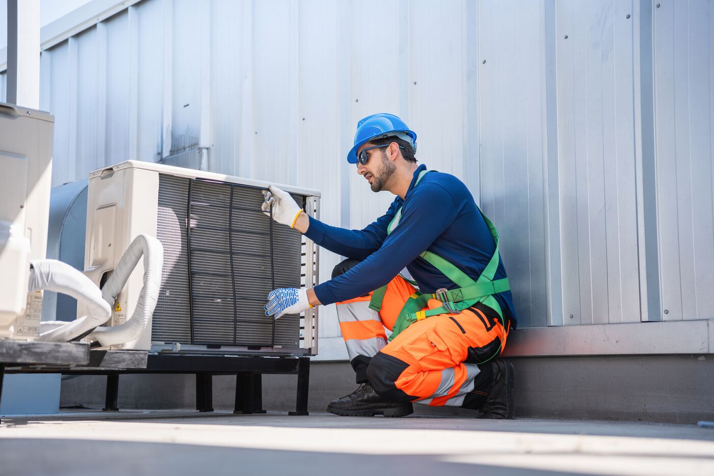 Teknisi MEP building service